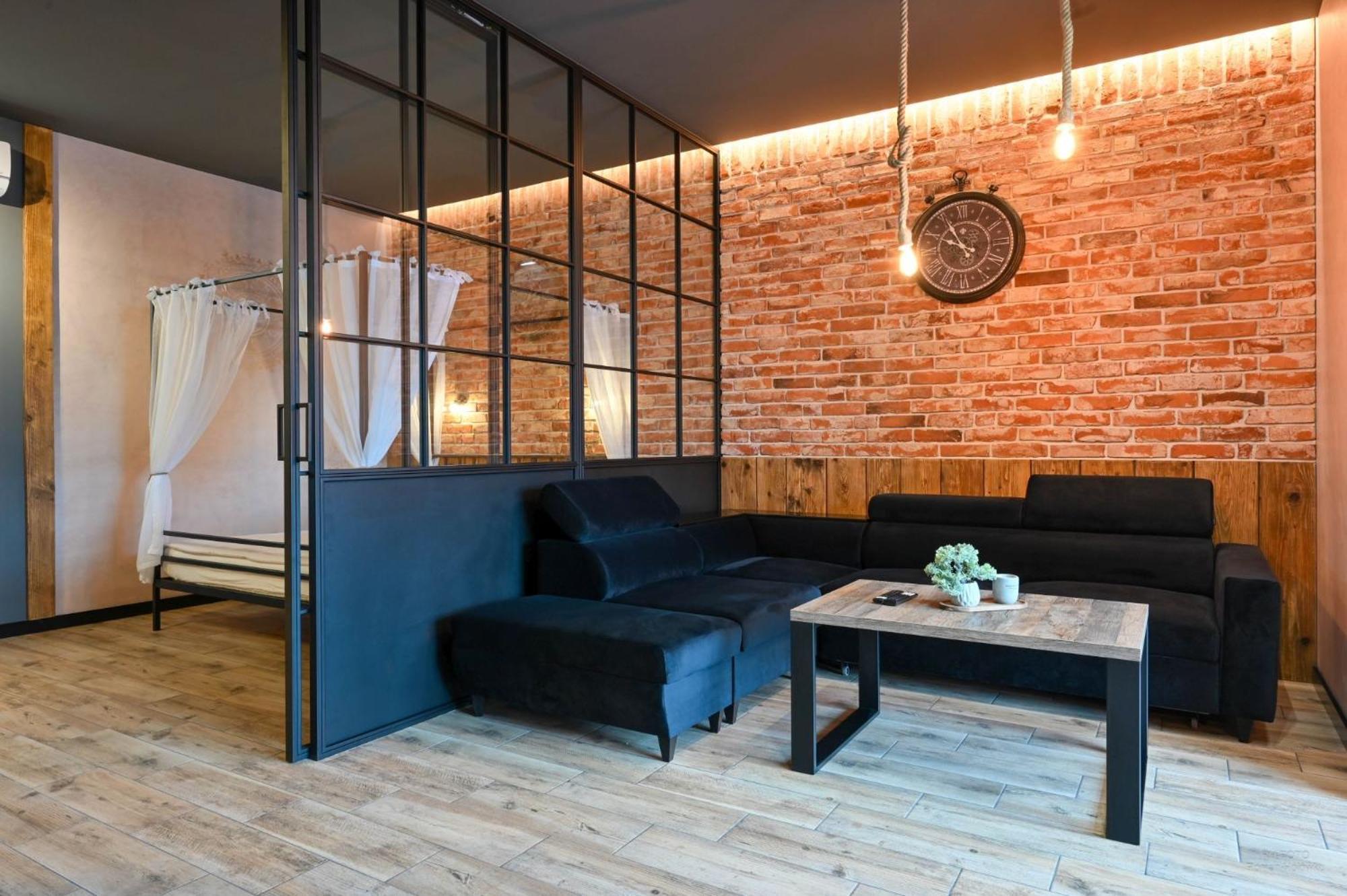 Aparthotel Mamma Mia - Auschwitz Buitenkant foto